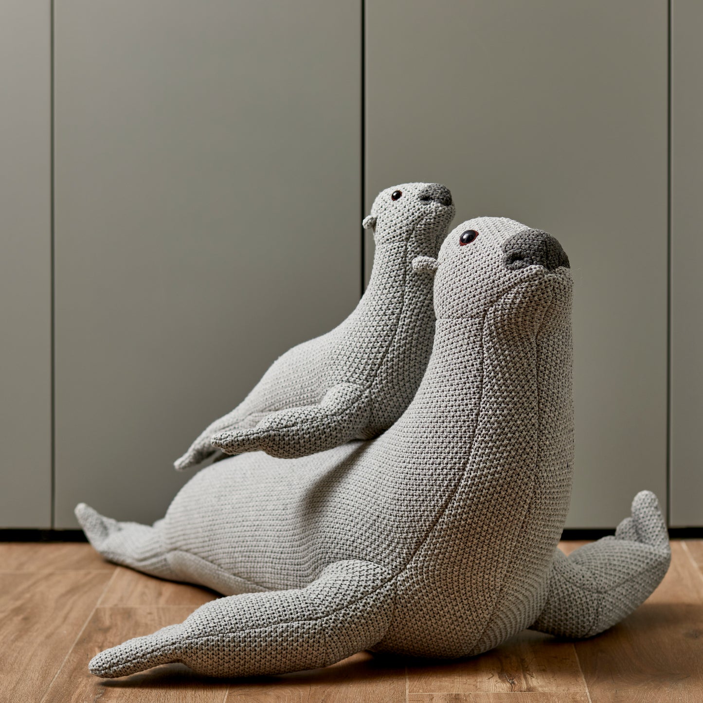 Fur Seal Pouf Set